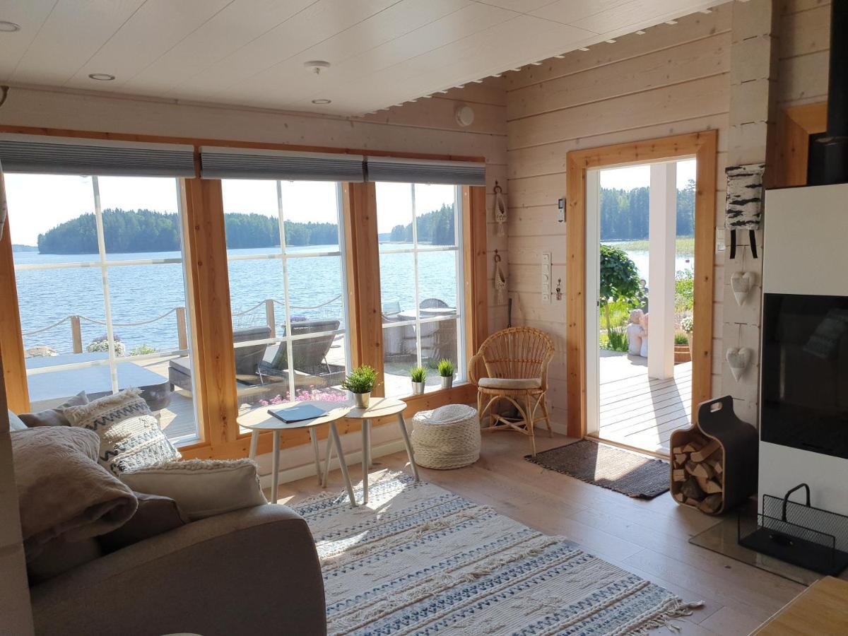 Stunning Log Cabin 45M2 On The Shore Of Kallavesi. Kuopio Buitenkant foto