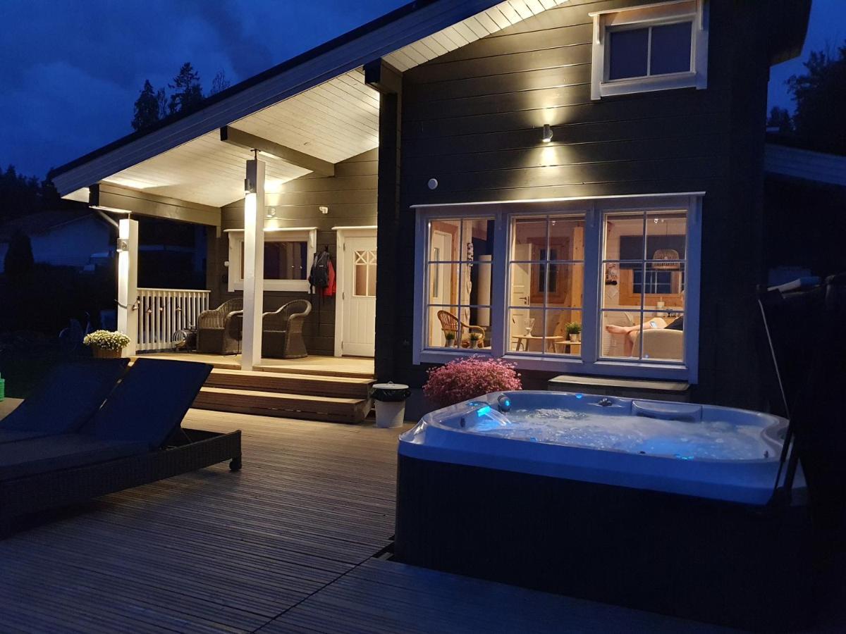 Stunning Log Cabin 45M2 On The Shore Of Kallavesi. Kuopio Buitenkant foto