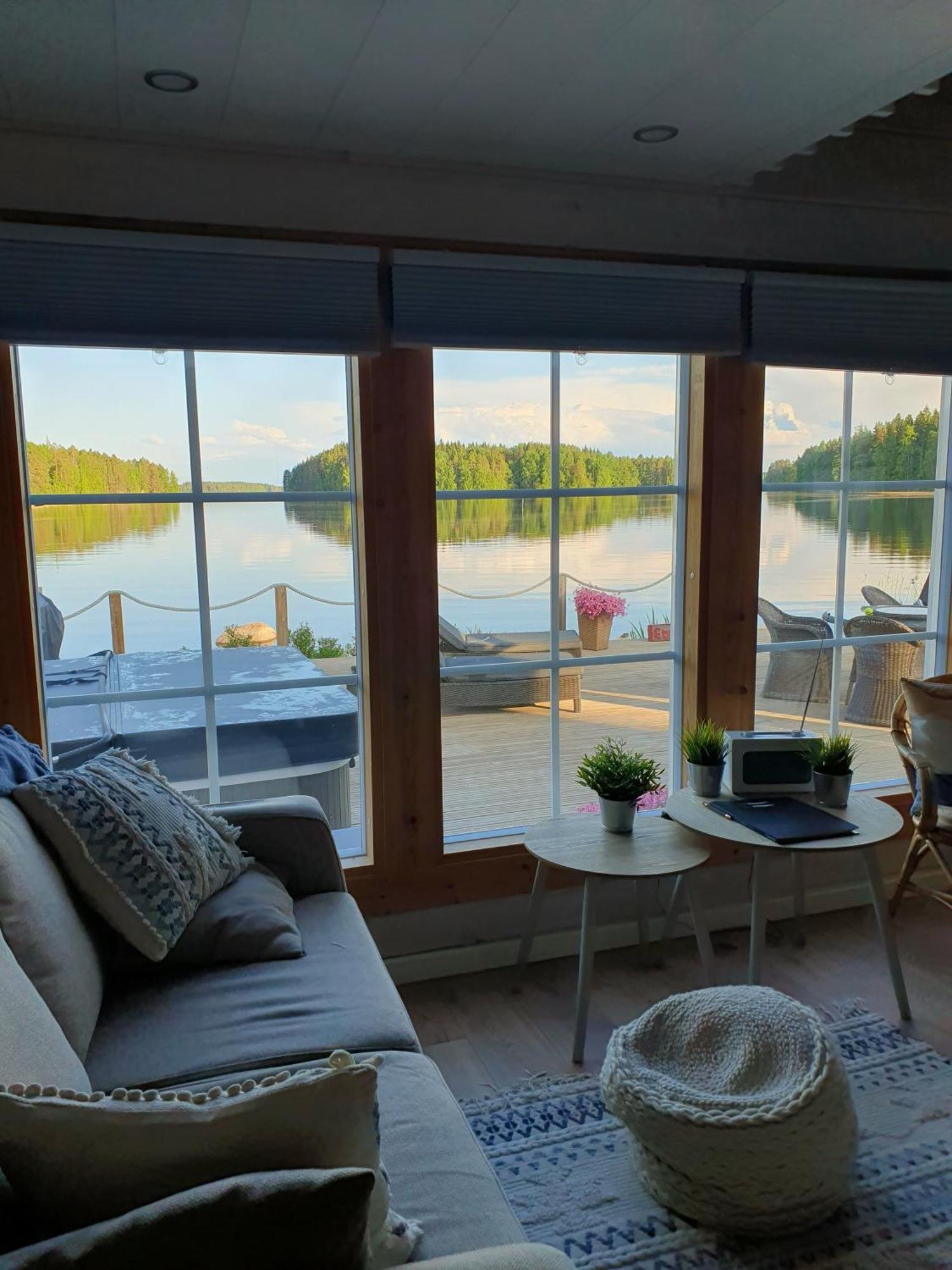 Stunning Log Cabin 45M2 On The Shore Of Kallavesi. Kuopio Buitenkant foto